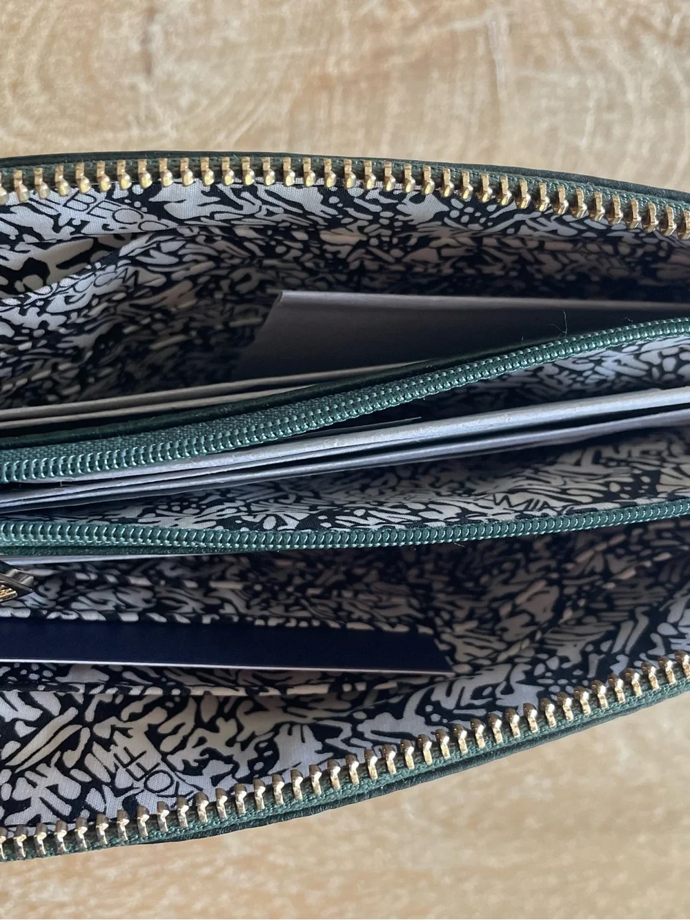 NWT Rebecca Minkoff Pricilla Pouch Wallet. Hunter Green.